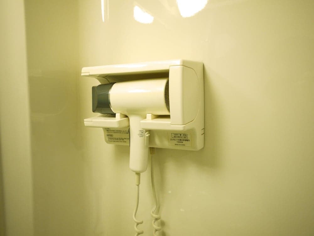 Bathroom amenities