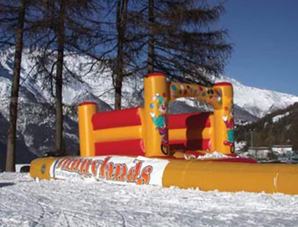 Children's play area - outdoor
