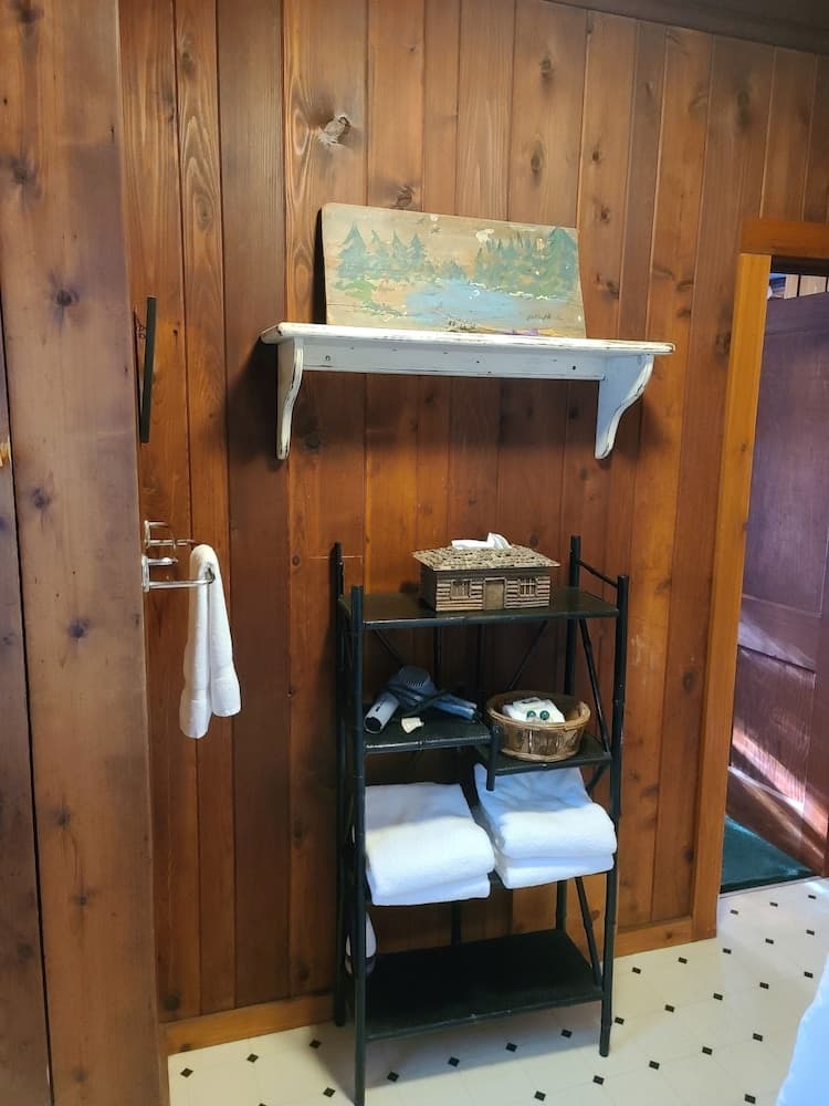 Bathroom amenities