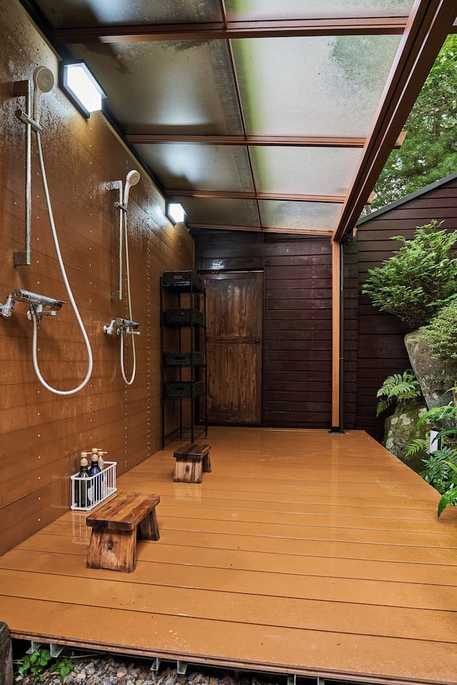 Bathroom shower