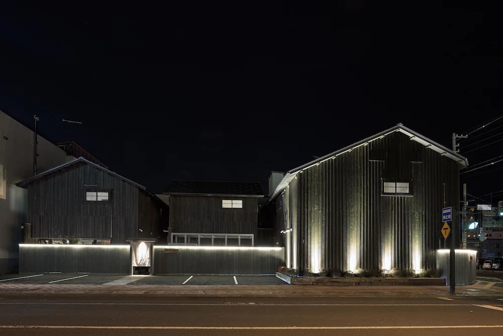 Front of property - evening/night