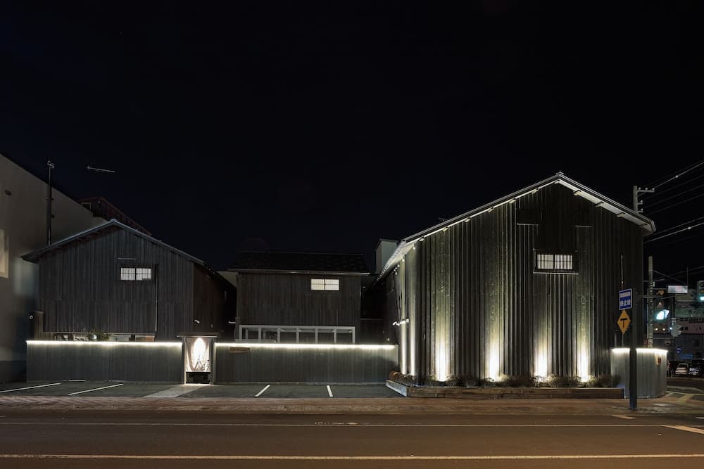 Front of property - evening/night