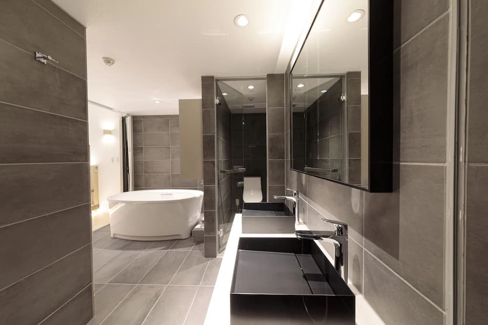 Bathroom amenities