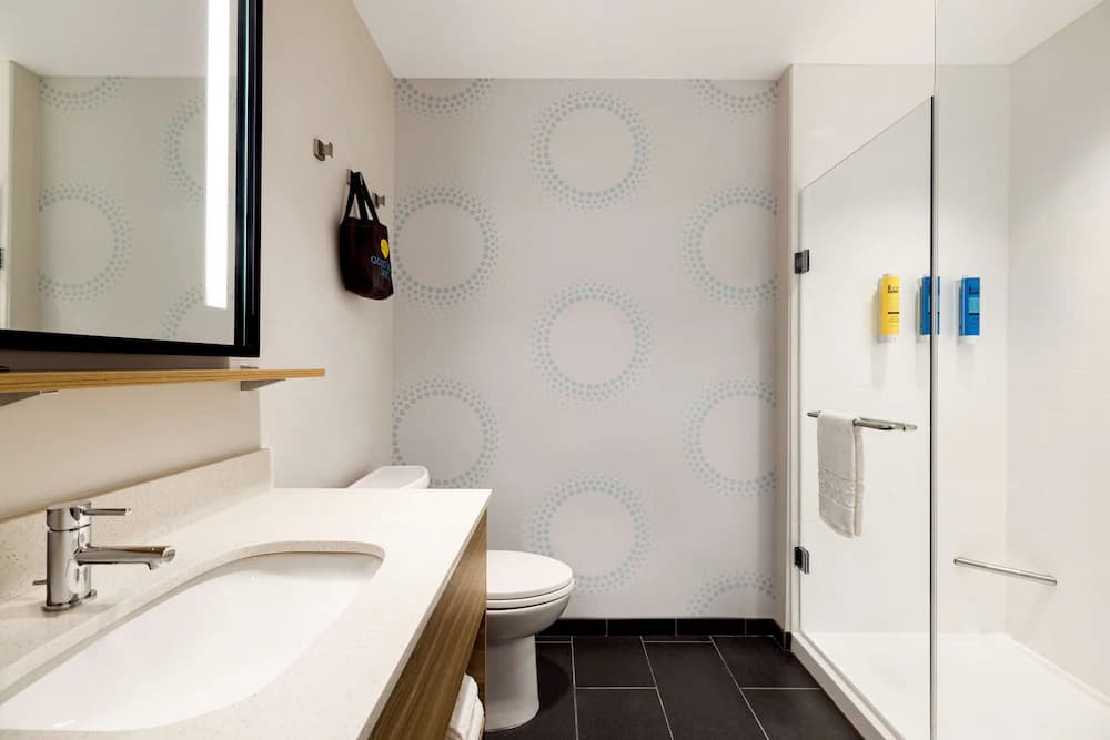 Bathroom shower