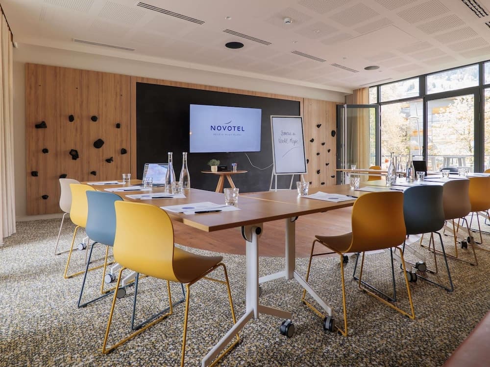 Meeting facility