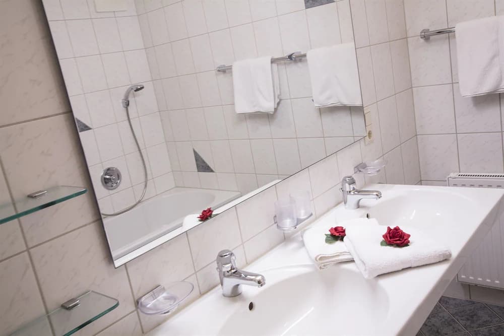 Bathroom sink