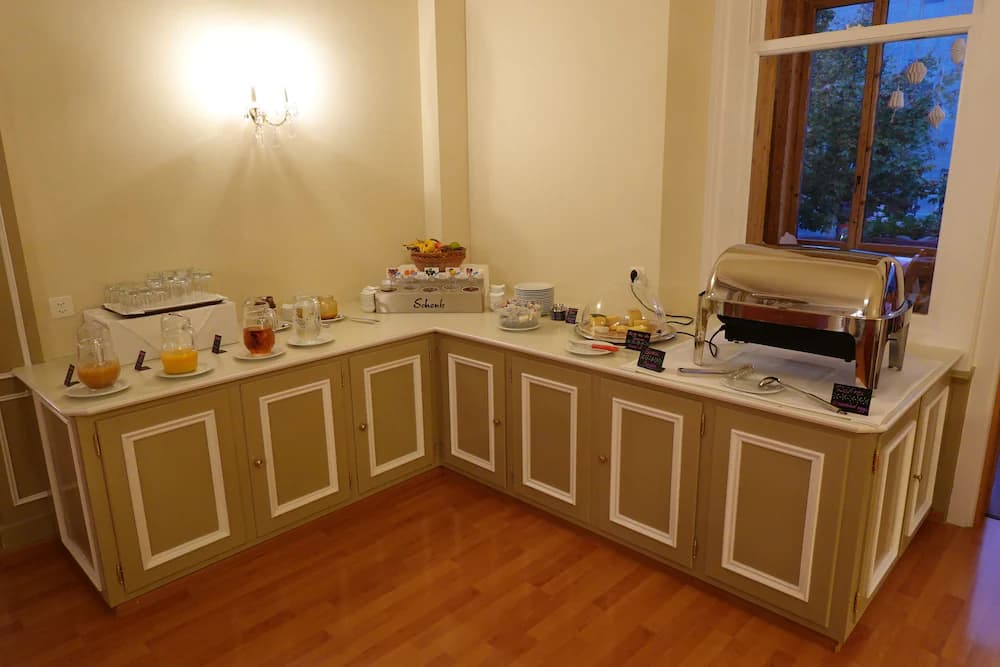 Breakfast buffet