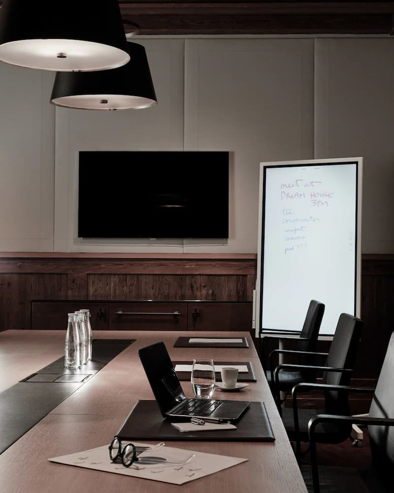 Meeting facility