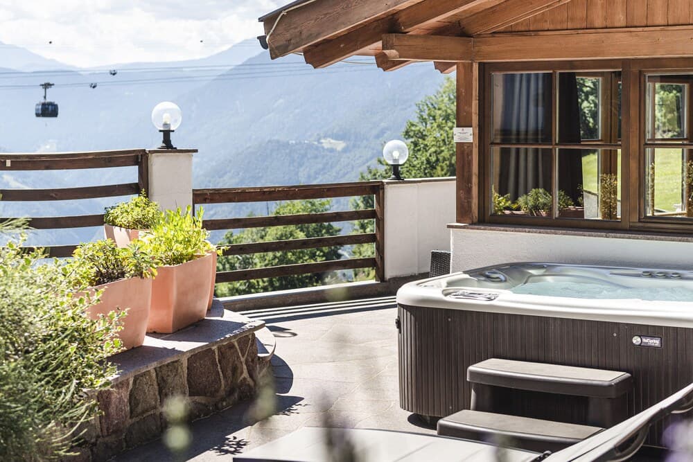 Jetted tub