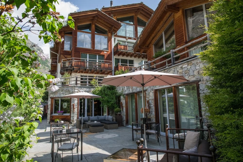 Sundeck