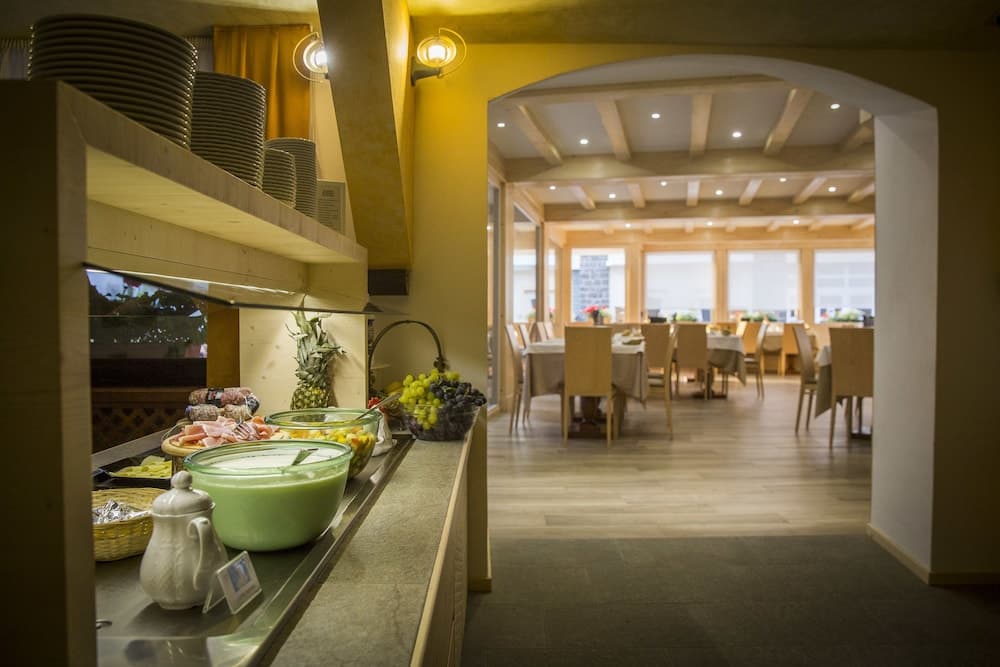 Food court