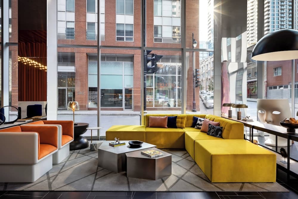 Lobby lounge