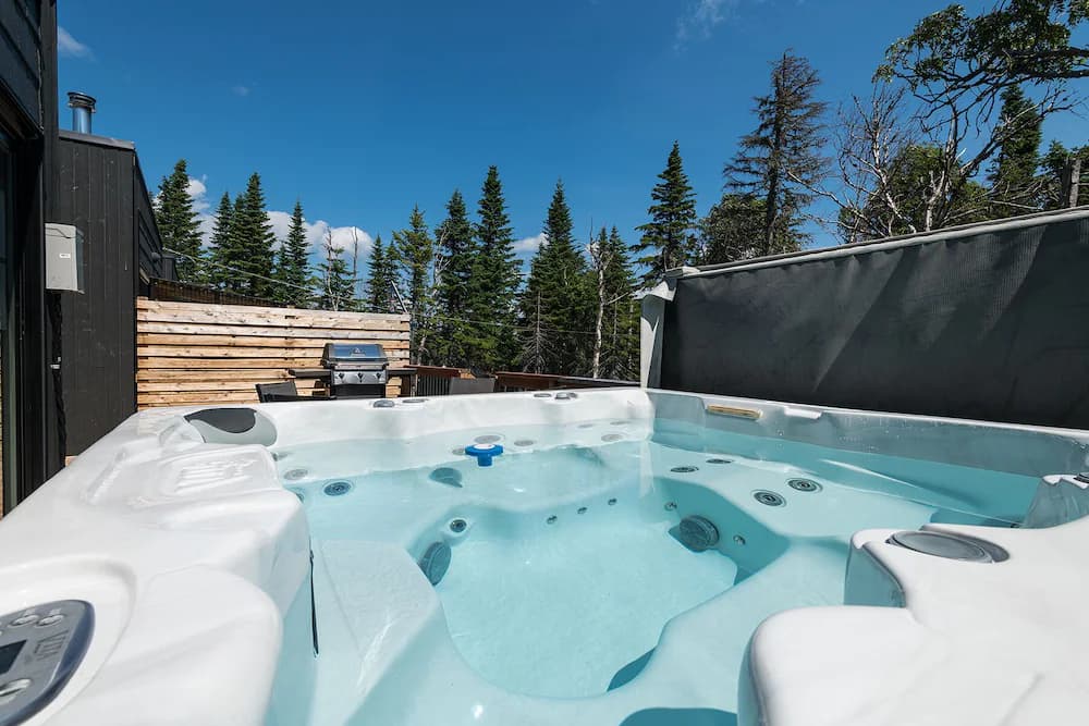Private spa tub