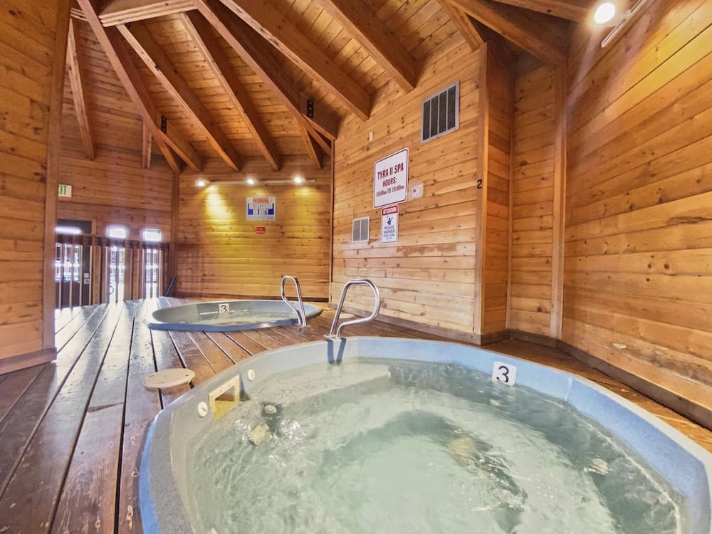 Indoor spa tub
