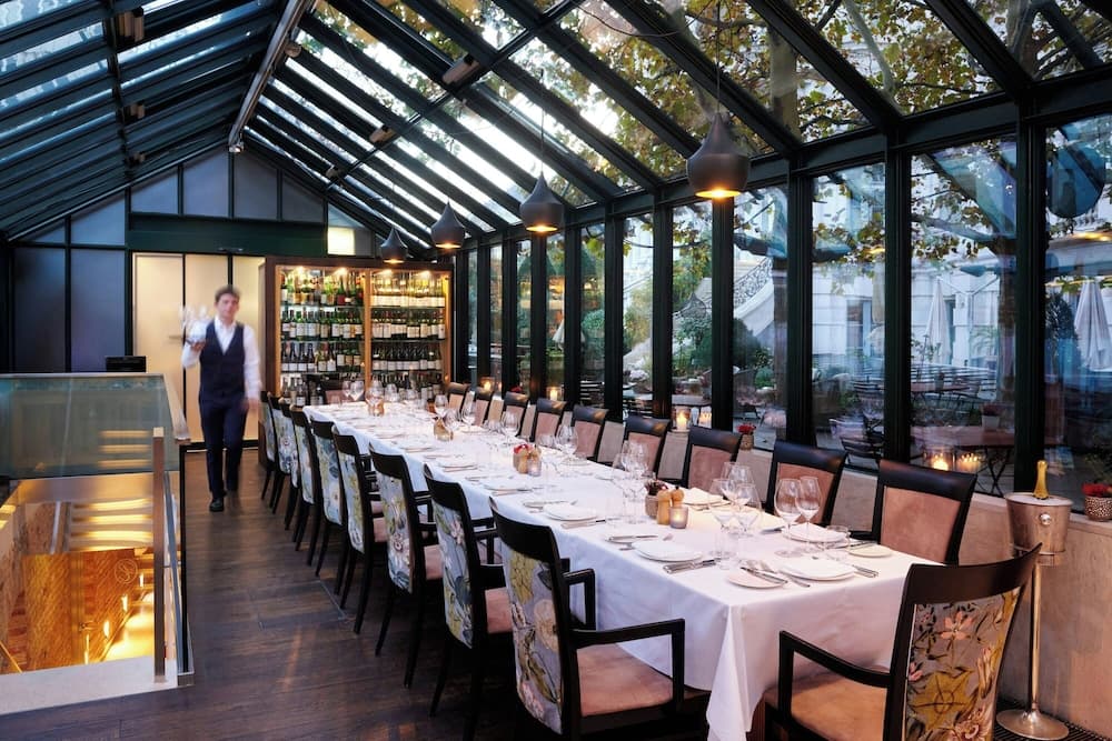 Banquet hall