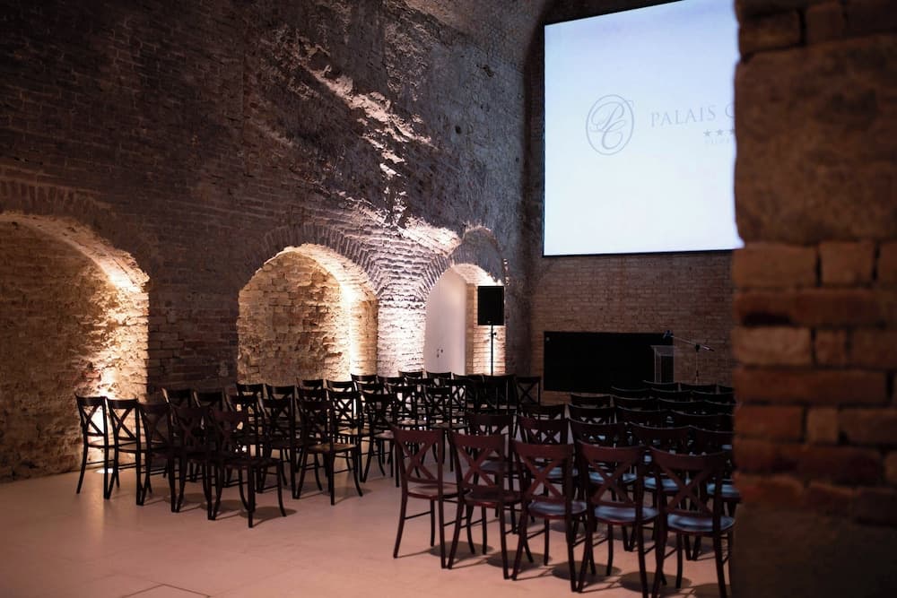 Meeting facility