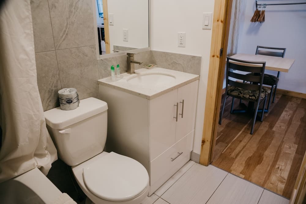 Bathroom amenities