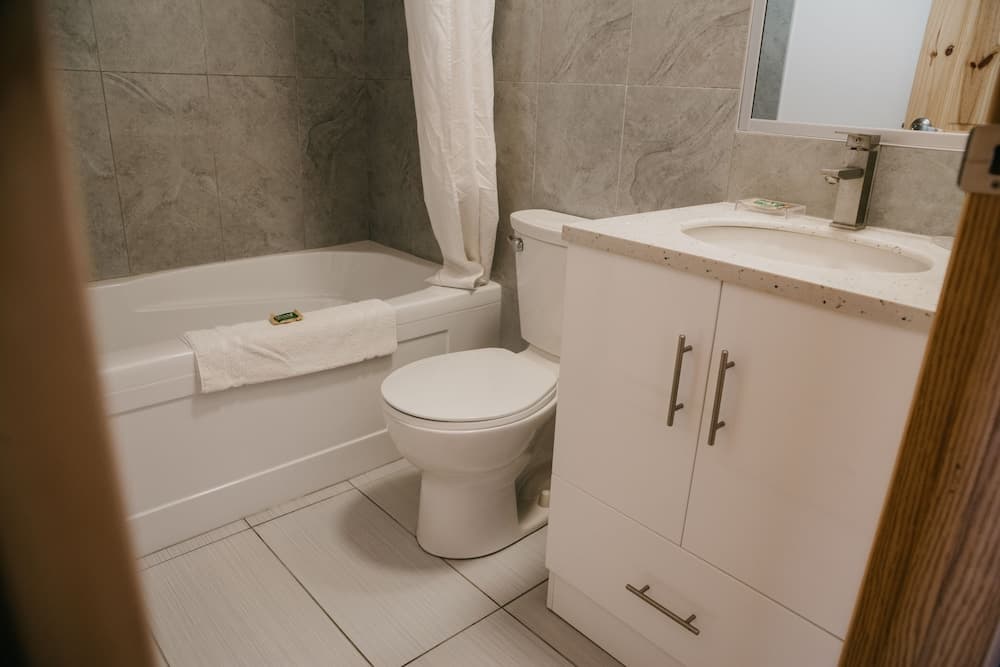Bathroom amenities