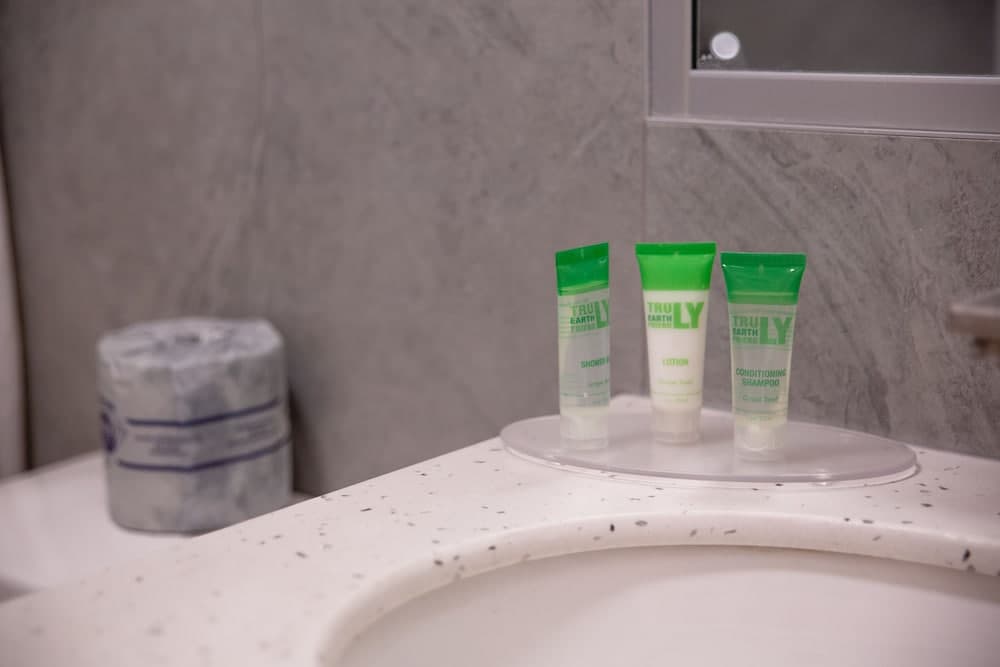 Bathroom amenities