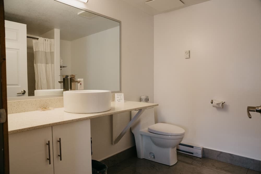 Bathroom amenities