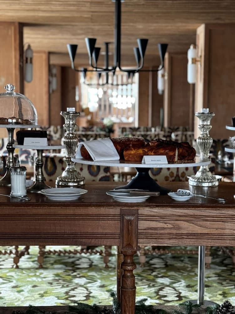 Breakfast buffet