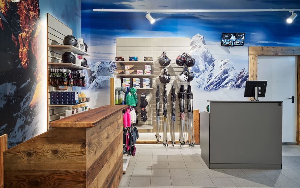 Snow and ski sports