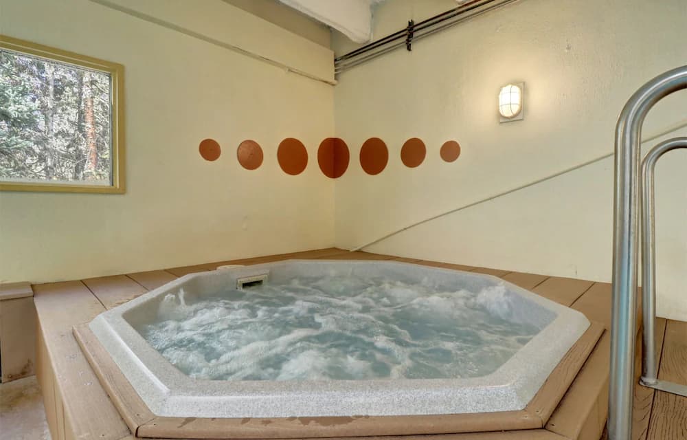 Private spa tub