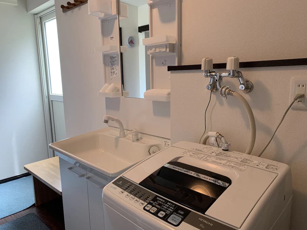 Bathroom sink