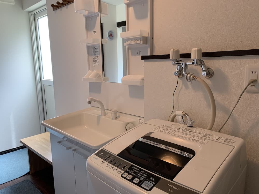 Bathroom sink