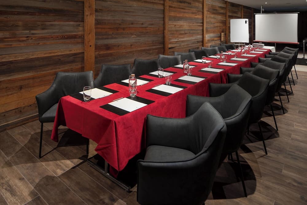Meeting facility