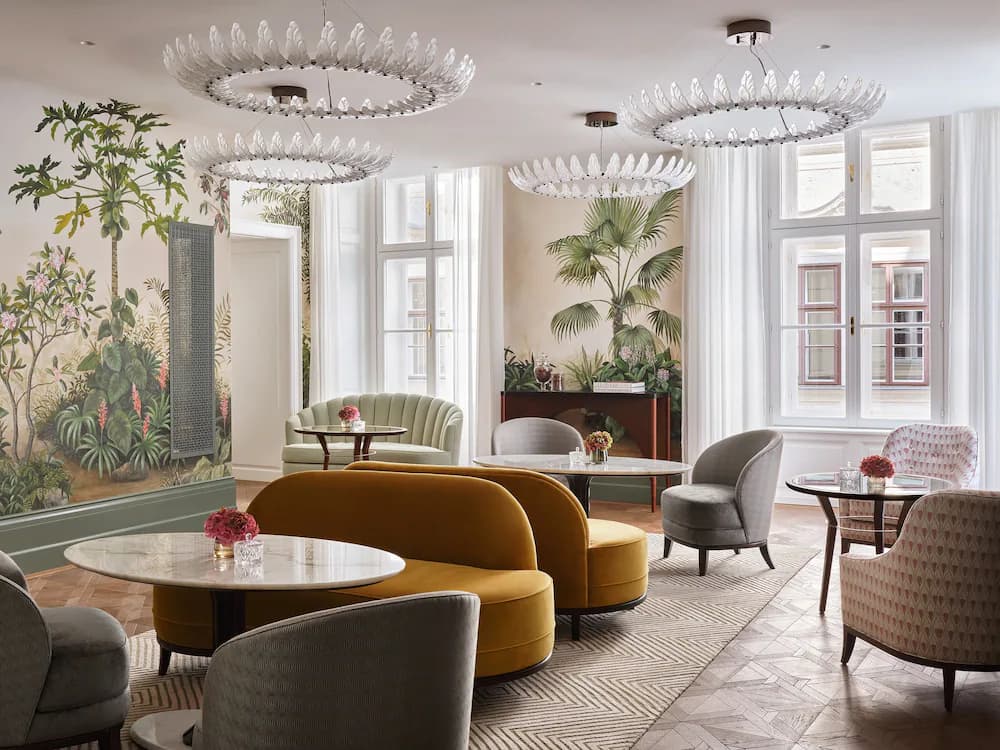 Lobby lounge