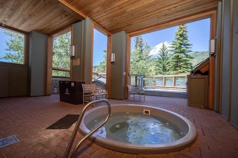 Indoor spa tub