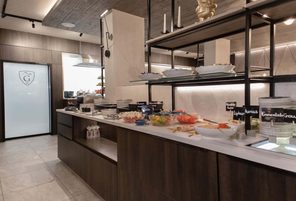 Breakfast buffet