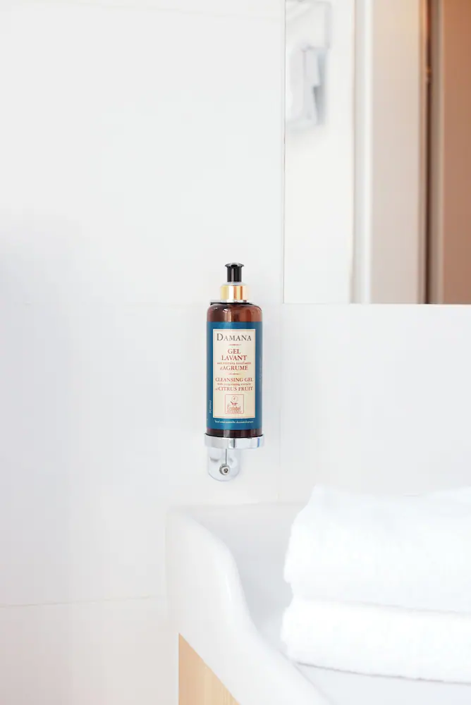 Bathroom amenities