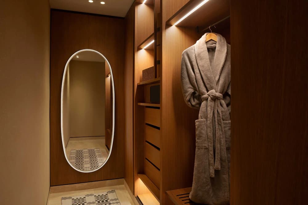 Room amenity