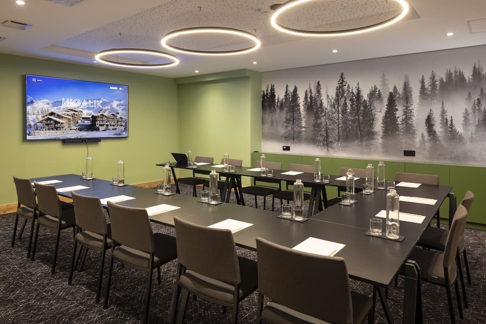 Meeting facility