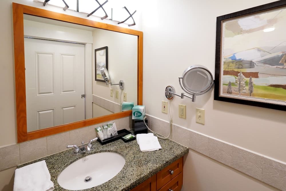 Bathroom sink