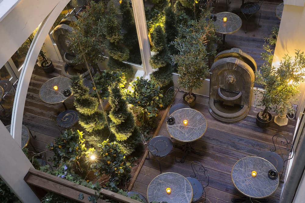 Breakfast area