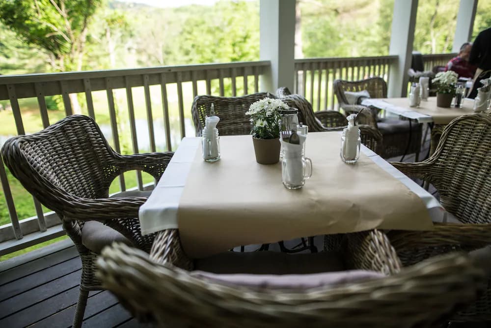 Outdoor dining