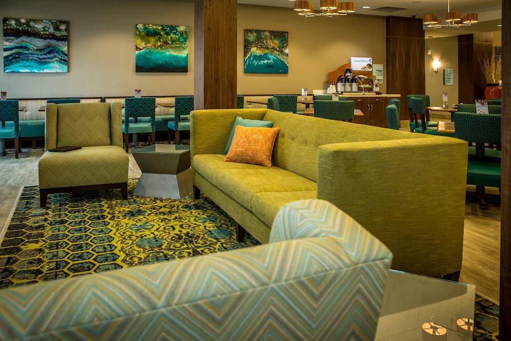 Lobby lounge