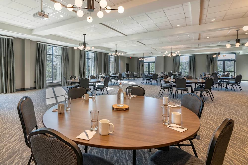 Meeting facility