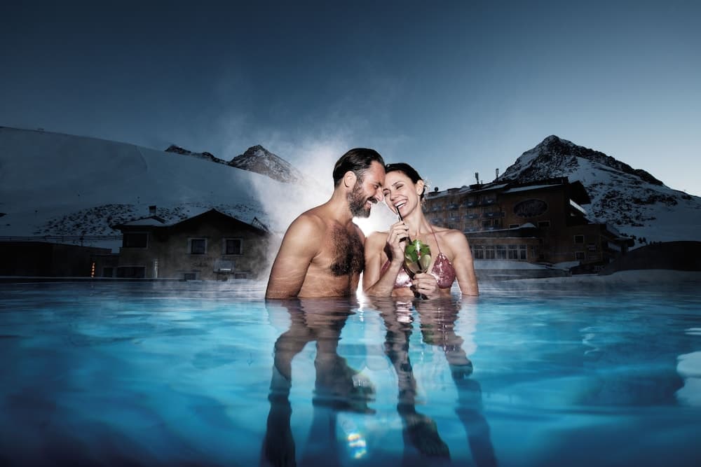 Rooftop pool