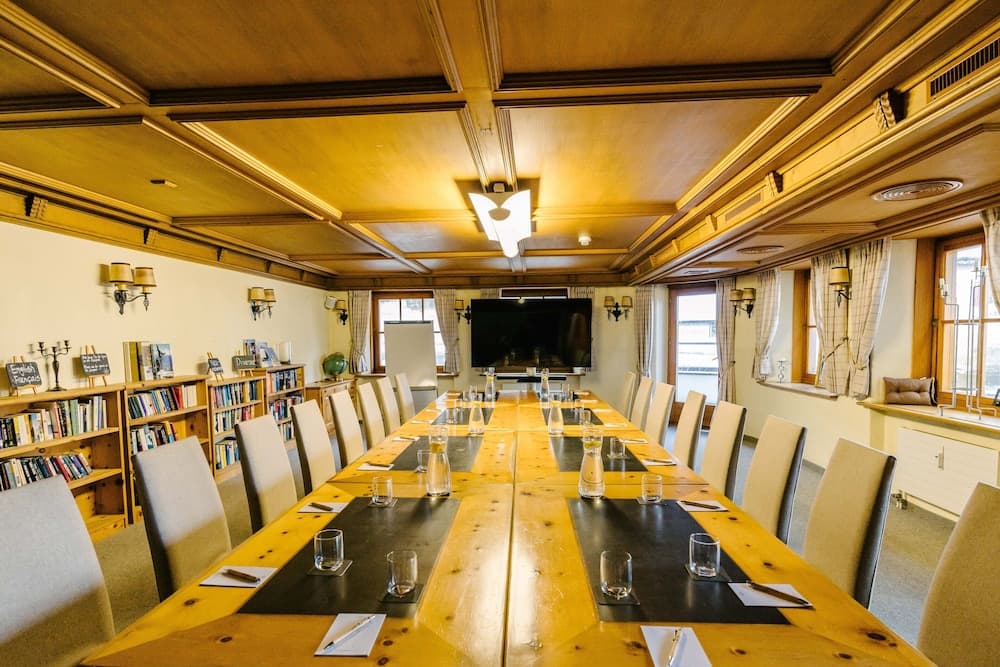 Meeting facility